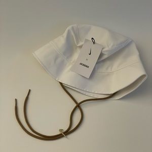 Nike X Jacquemus Bucket Hat Size M/L